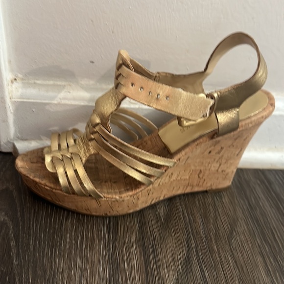 Gold Wedges - Picture 2 of 2